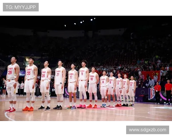 中国男篮逆袭韩国进军亚洲杯决赛 决胜时刻全队展现顽强拼搏精神