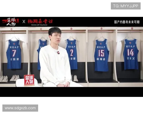 中国篮球新星闪耀NBA赛场 力压众多对手成为焦点人物