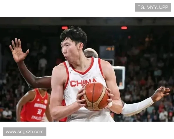 中国男篮力克韩国晋级亚洲杯四强 周琦复出表现抢眼