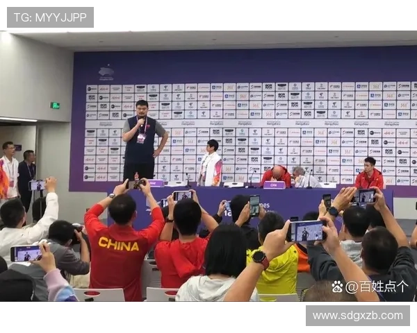 中国男篮迎战世界杯强敌,备战状态引发球迷热议 中国男篮迎战世界杯强敌,备战状态引发球迷热议