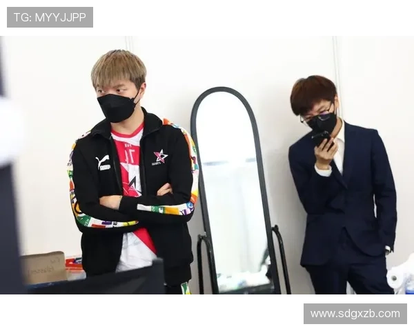 全球总决赛上演史诗对决新王登顶引爆电竞圈热议