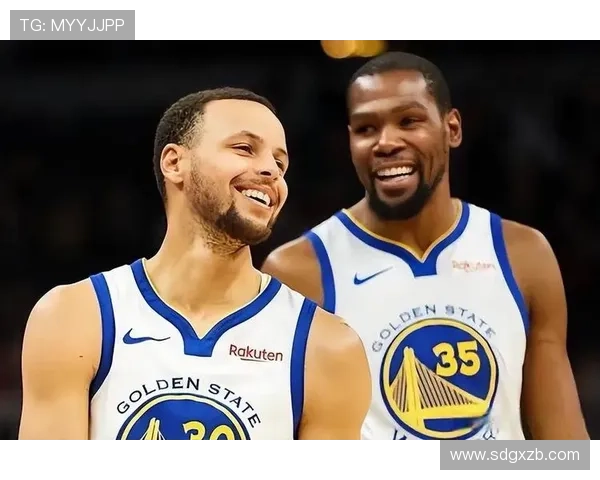 勇士队签约新援加强阵容 期待季后赛突破 詹姆斯和杜兰特再度对决成焦点