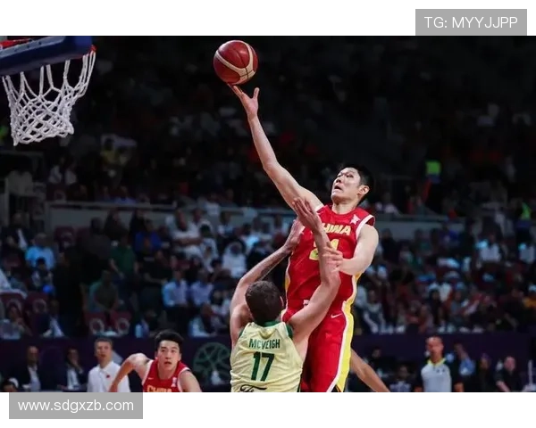 中国男篮击败强敌,重燃世界杯晋级希望,球员表现亮眼引发热议 中国男篮击败强敌,重燃世界杯晋级希望,球员表现亮眼引发热议