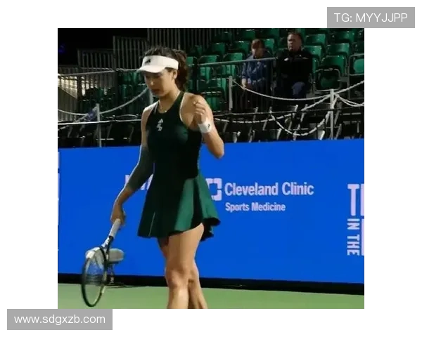 世界网球锦标赛精彩回顾:顶尖选手激战正酣,谁能摘得桂冠