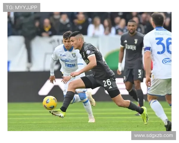 弗罗西诺内俱乐部宣布新赛季目标明确 全力争取意甲中游位置 弗罗西诺内俱乐部宣布新赛季目标明确 全力争取意甲中游位置