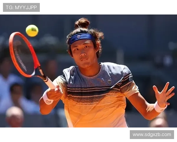 新赛季网坛风云再起多位名将强势回归年轻力量崛起赛场竞争更激烈