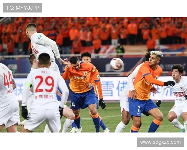 国家队关键战逆转取胜联赛争冠格局迎来新变数球迷期待再掀起高潮 国家队关键战逆转取胜联赛争冠格局迎来新变数球迷期待再掀起高潮