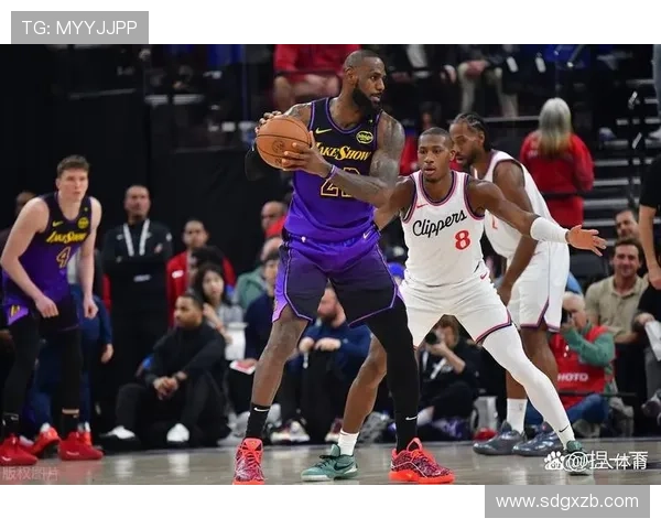 詹姆斯因伤缺席多场比赛 湖人能否顶住关键时刻的挑战